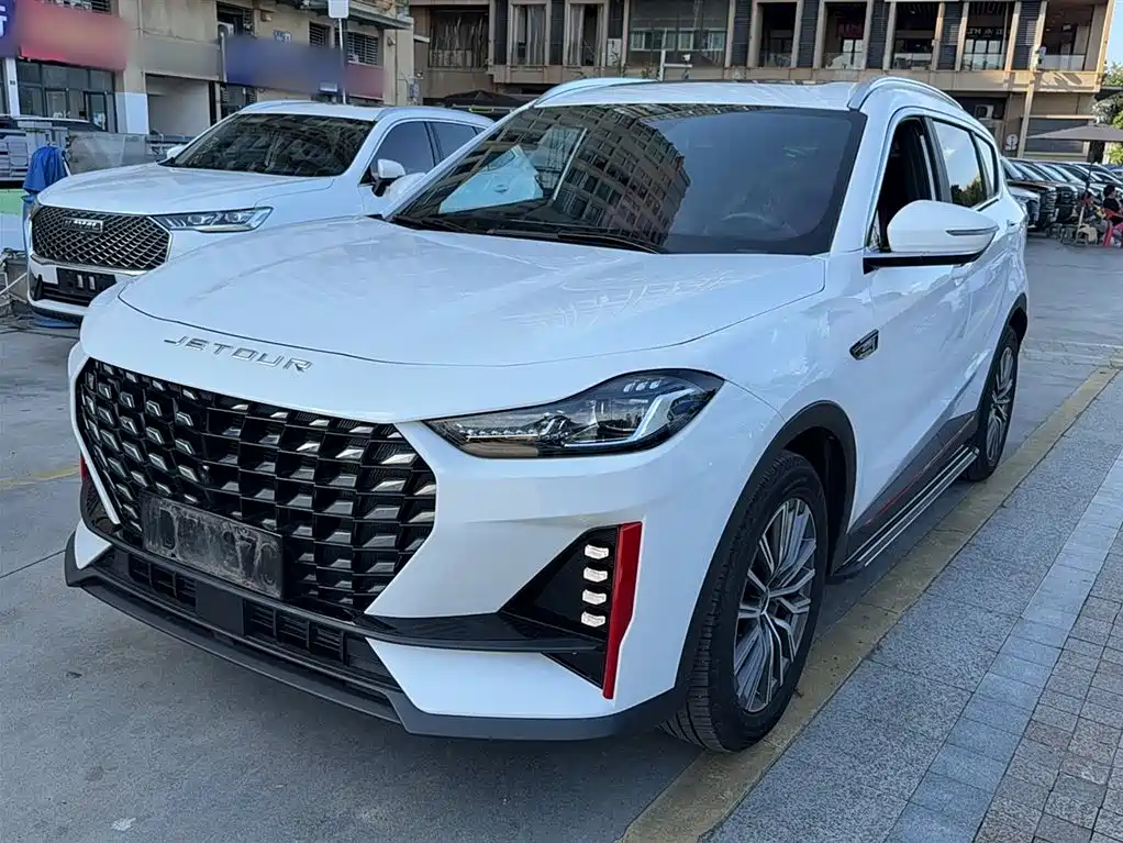 Jietu X70 PRO 2023 модель 1,6T DCT Yuexiang PRO 7 мест
