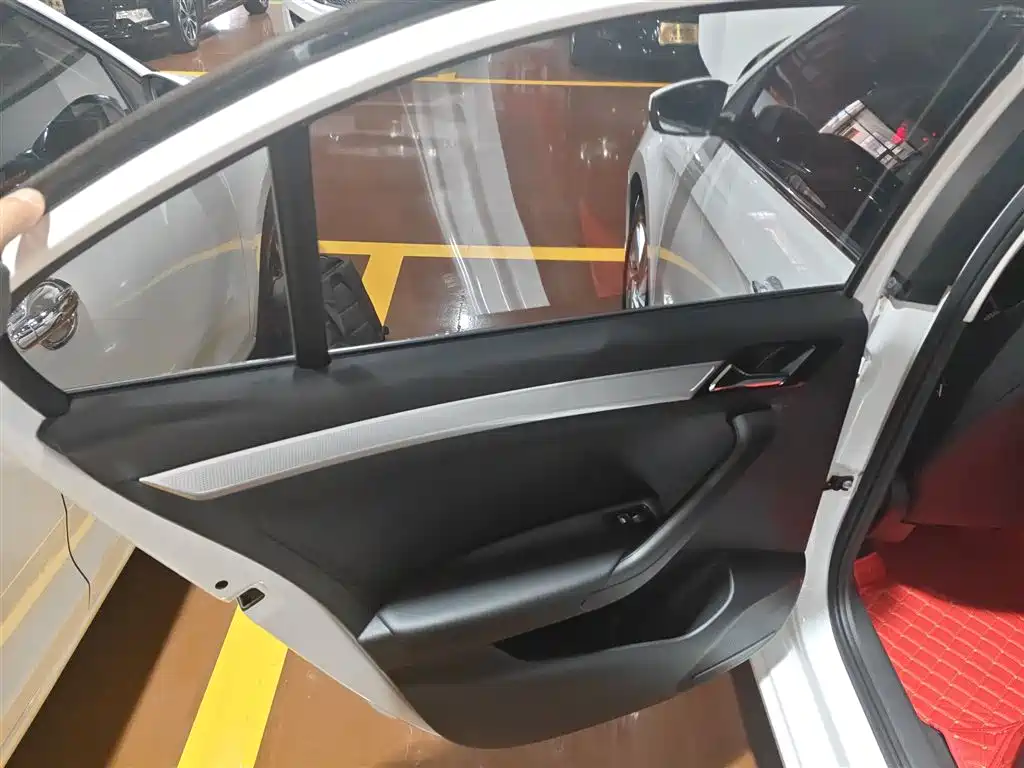 Фото машины 28