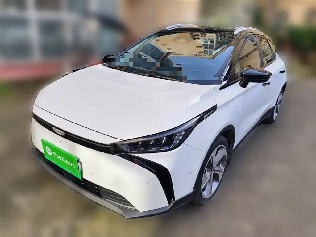 Geely Geometry M6 2022, Модель 580, Новый интересный тип
