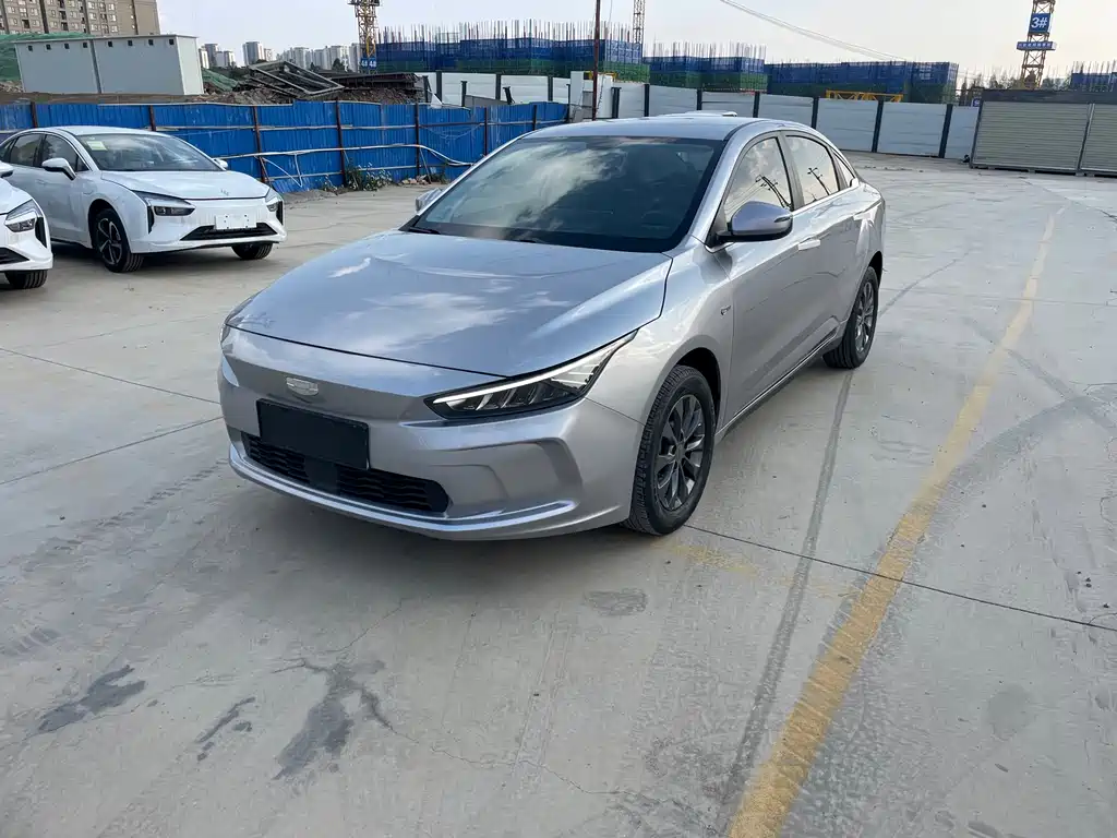 Geely Geometry A 2022 Pro в версии с пробегом 430 км