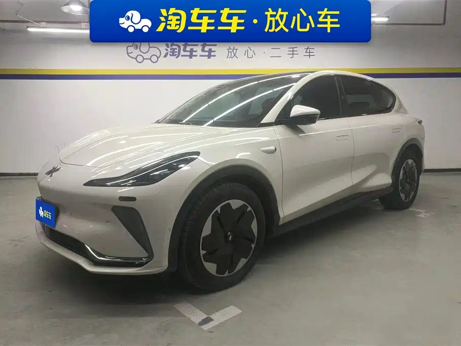 Заднеприводная версия Zhiji LS7 2023 мощностью 77 кВт*ч для городских условий
