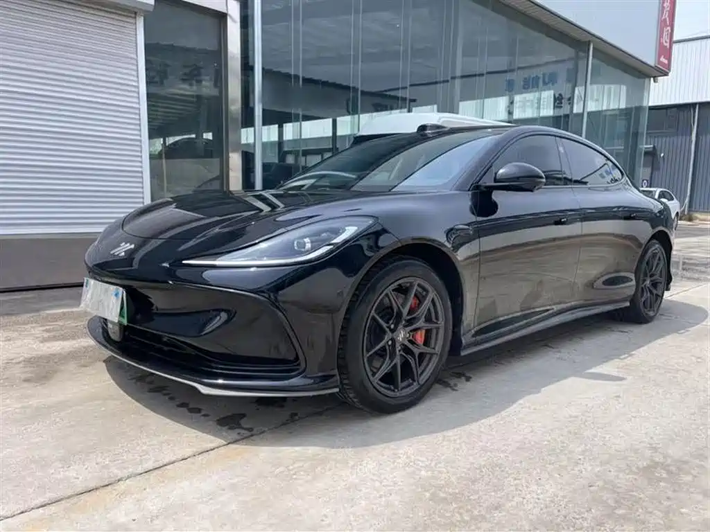 Версия Zhiji L6 2024 Max Super Performance