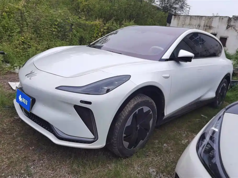 Полноприводная версия Zhiji LS7 2023 мощностью 90 кВт*ч Elite