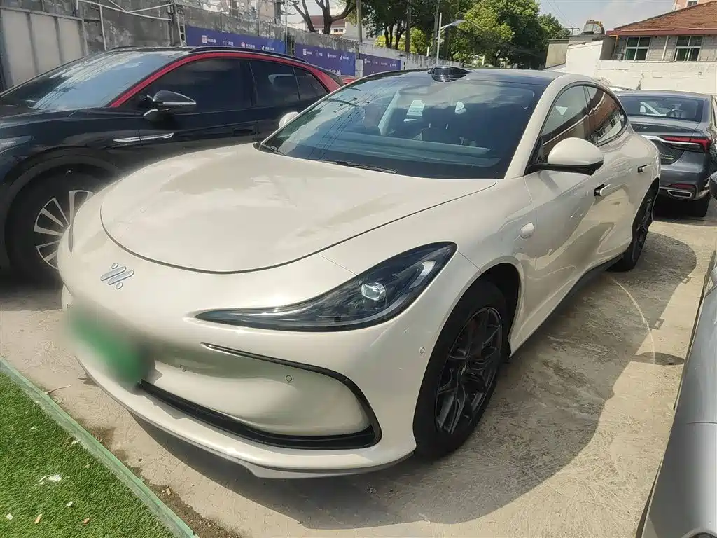 Версия Zhiji L6 2024 Max Super Performance