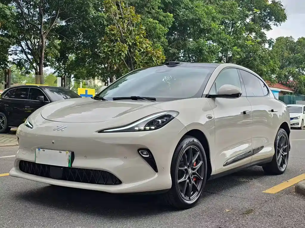 Версия Zhiji LS6 2025 со сверхдолгим сроком службы аккумулятора Spirit Lizard Smart driving version