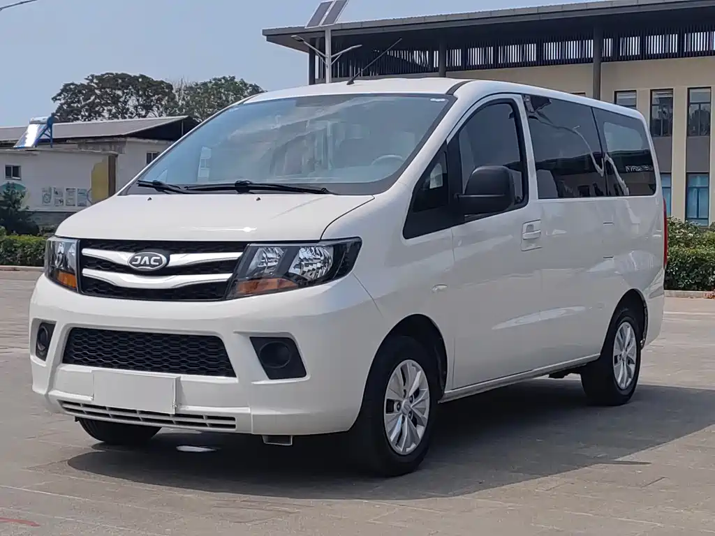 Ruifeng M3 2019 года выпуска, версия 1,8 л класса Люкс