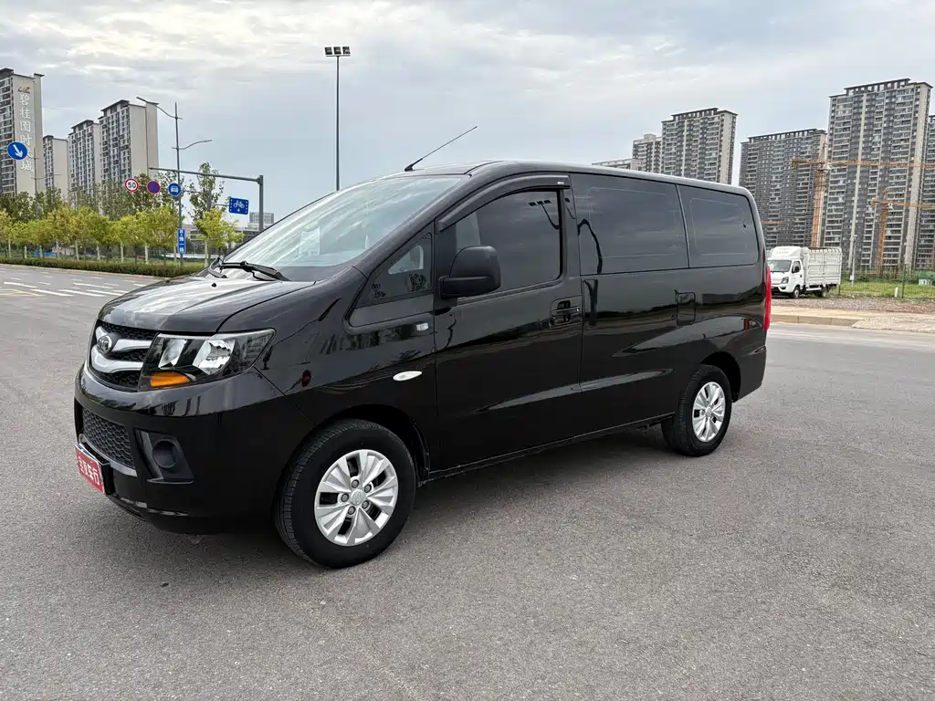 Ruifeng M3 2022 1,5-тонная 7-местная стандартная версия