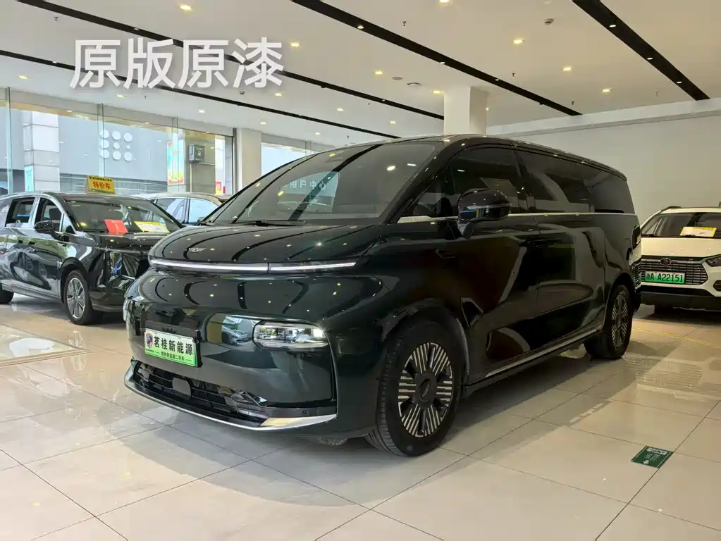 Yizhen L380 2024 6-местный полноприводный автомобиль Ultra с поворотом на 140 градусов