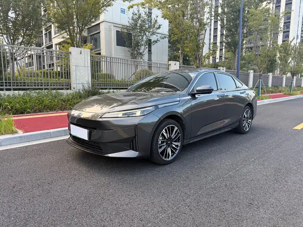 Changan Qiyuan A05 2024 Модель 145 Travel Edition