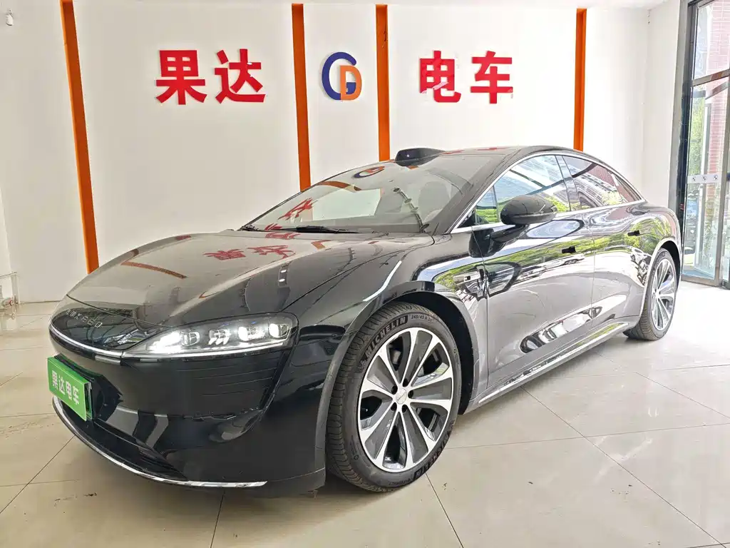 Модель Zhijie S7 2025 макс. 855 км