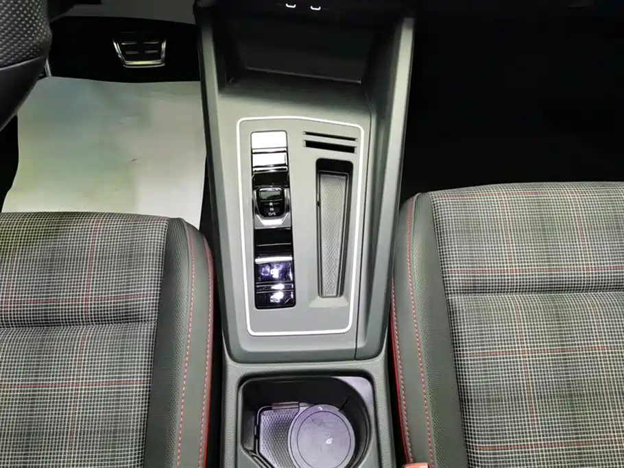 Golf GTI 2023 model 380TSI DSG GTI