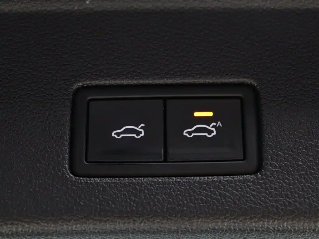 Touareg 2021 3.0 TSI Sharp Edition Classic Sports Suit