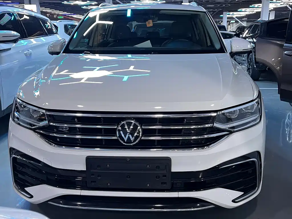 Tiguan L 2022 330TSI automatic two-wheel drive R-Line Premium edition