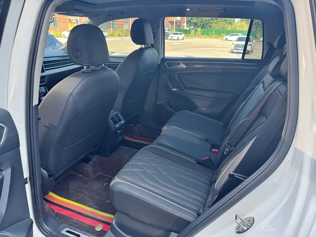 Tiguan L 2022 330TSI automatic two-wheel drive R-Line Premium edition