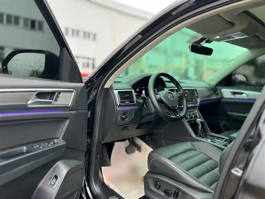 Tourang 2020 facelift 330TSI two-wheel drive deluxe edition