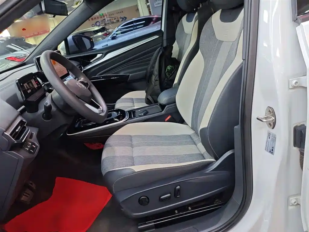 Фото машины 24