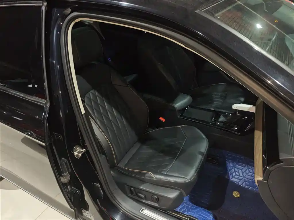 Passat 2021 330TSI Deluxe Edition