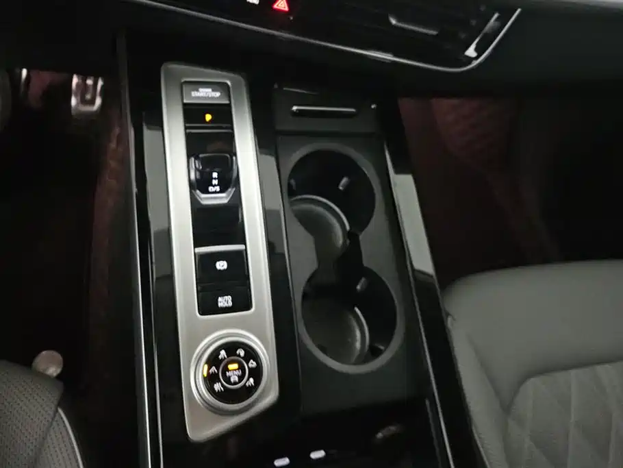 Range Rover 2024 model 380TSI four-wheel drive R-Line cruise all-inclusive model