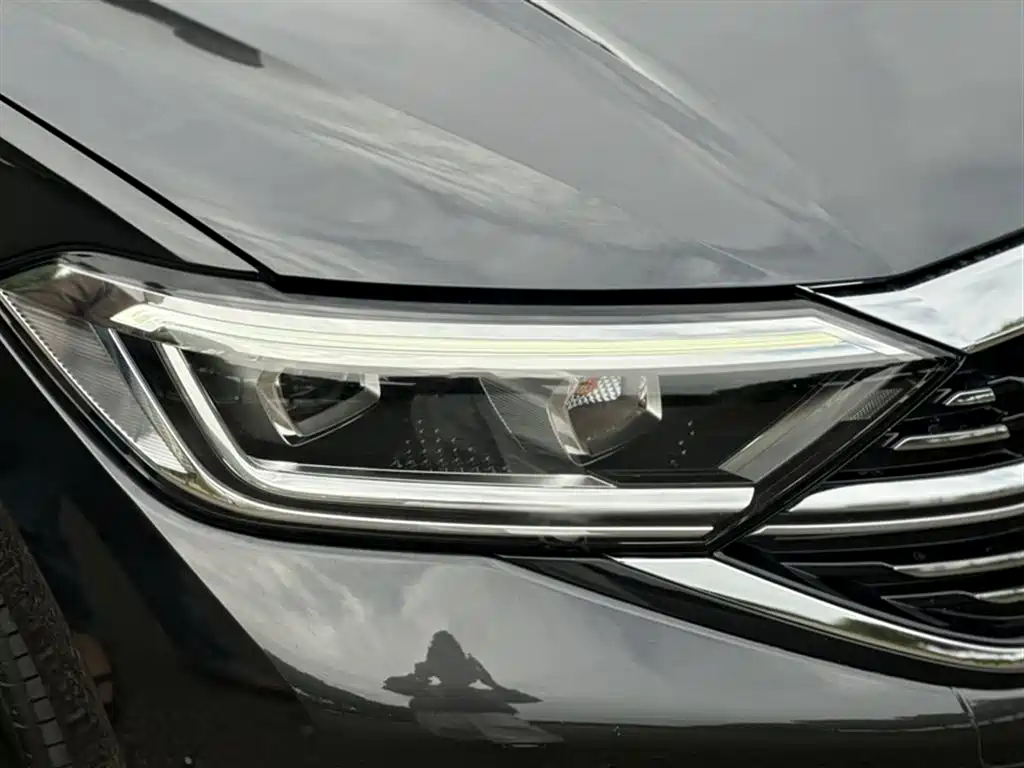 Sagitar 2023 200TSI DSG Beyond Edition