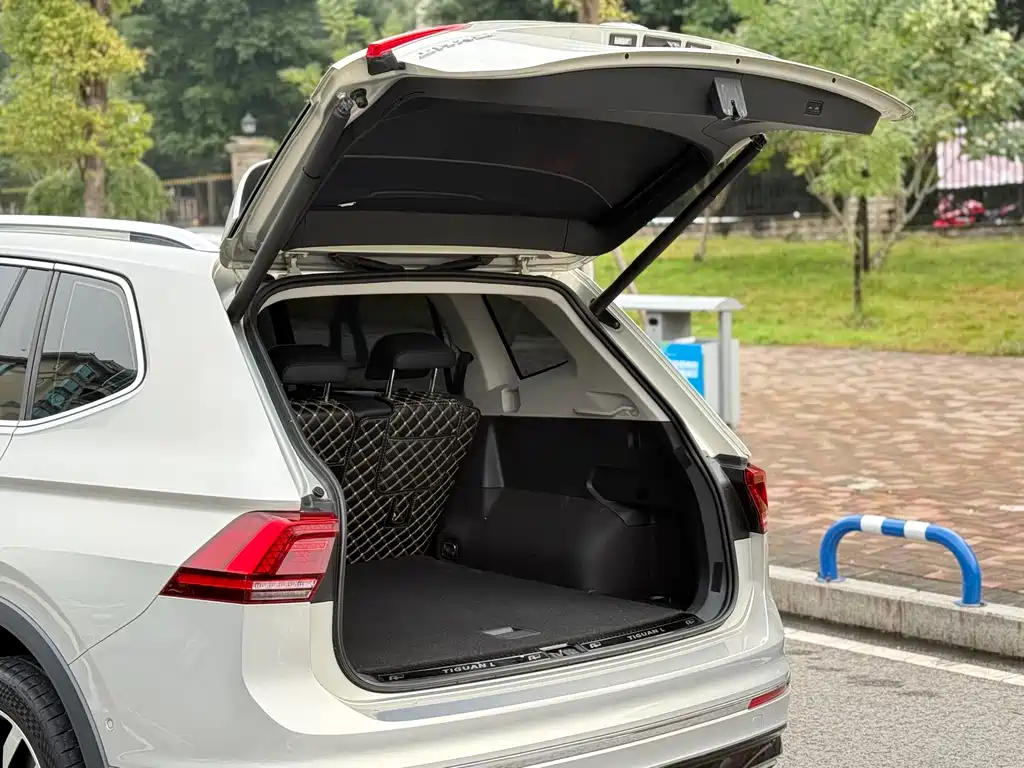 Tiguan L 2019 330TSI automatic two-wheel drive R-Line ultimate edition Country VI