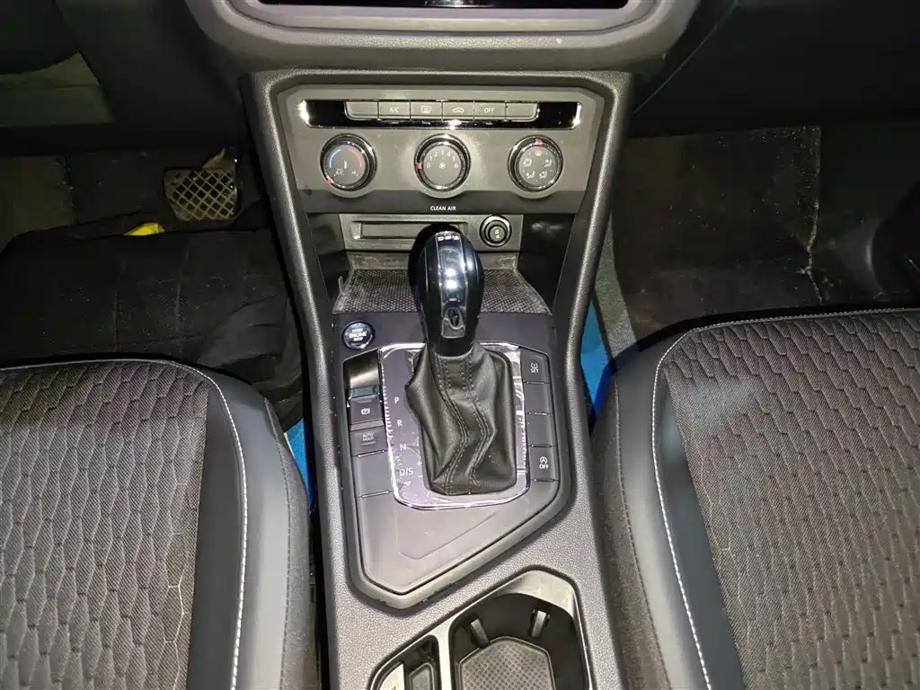 Tiguan L 2019 330TSI automatic two-wheel drive fashion version of the country V