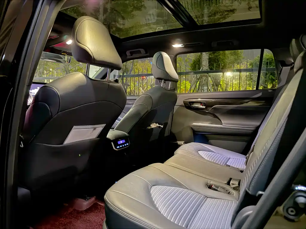 Crown Lufang 2022 2.5L HEV Four-wheel drive Premium Edition