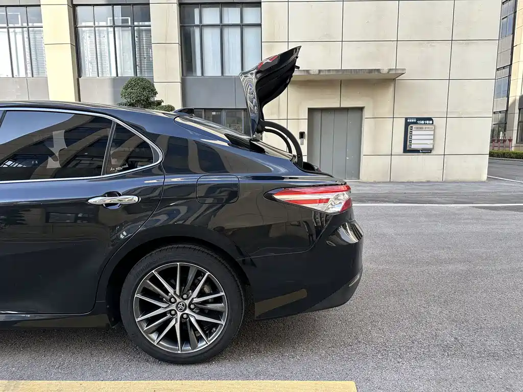 Camry 2021 2.5G Deluxe Edition