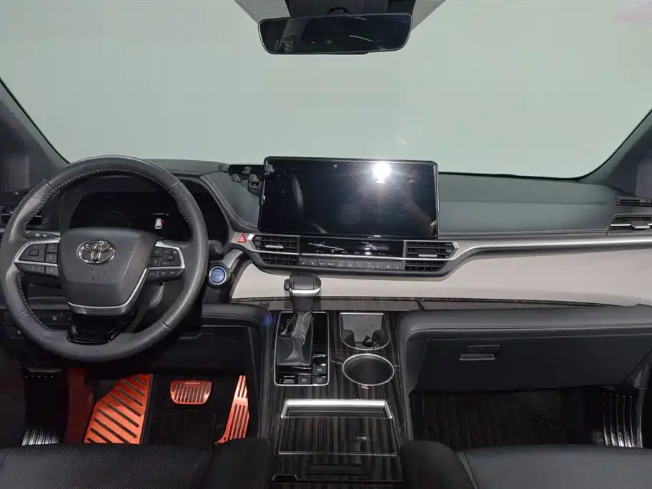 Grevia 2023 2.5L Hybrid Monarch VIP Edition