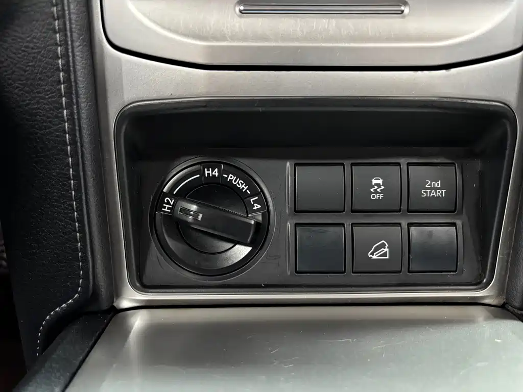 Prado 2019 3.5L automatic TX-L Premium edition rear spare tire