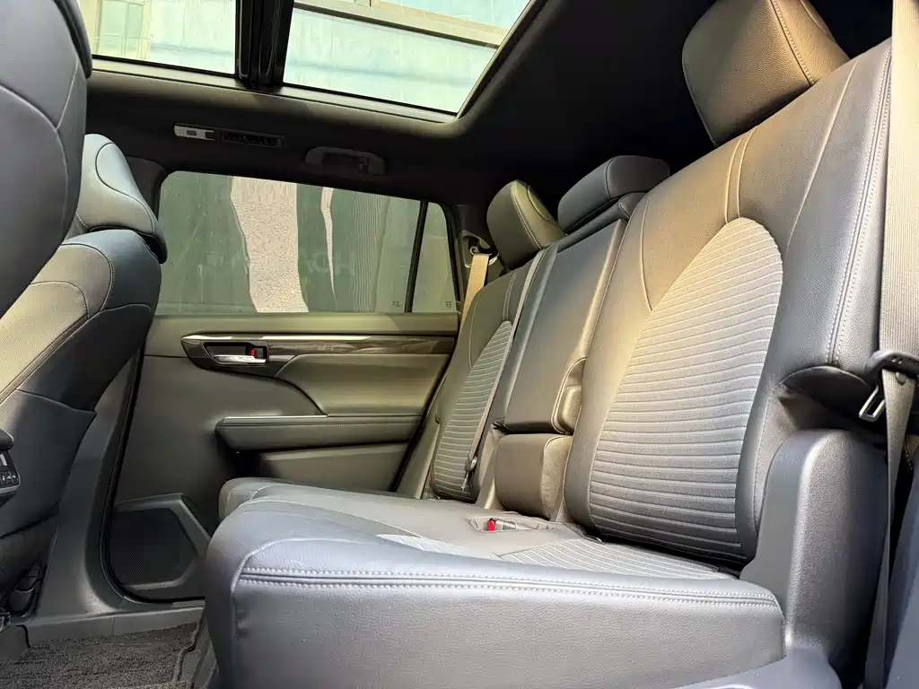 Crown Lufang 2022 2.5L HEV Four-wheel drive Premium Edition