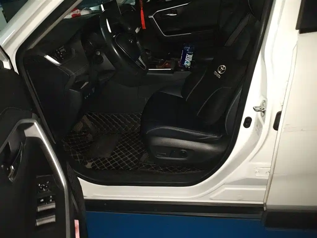 Фото машины 30