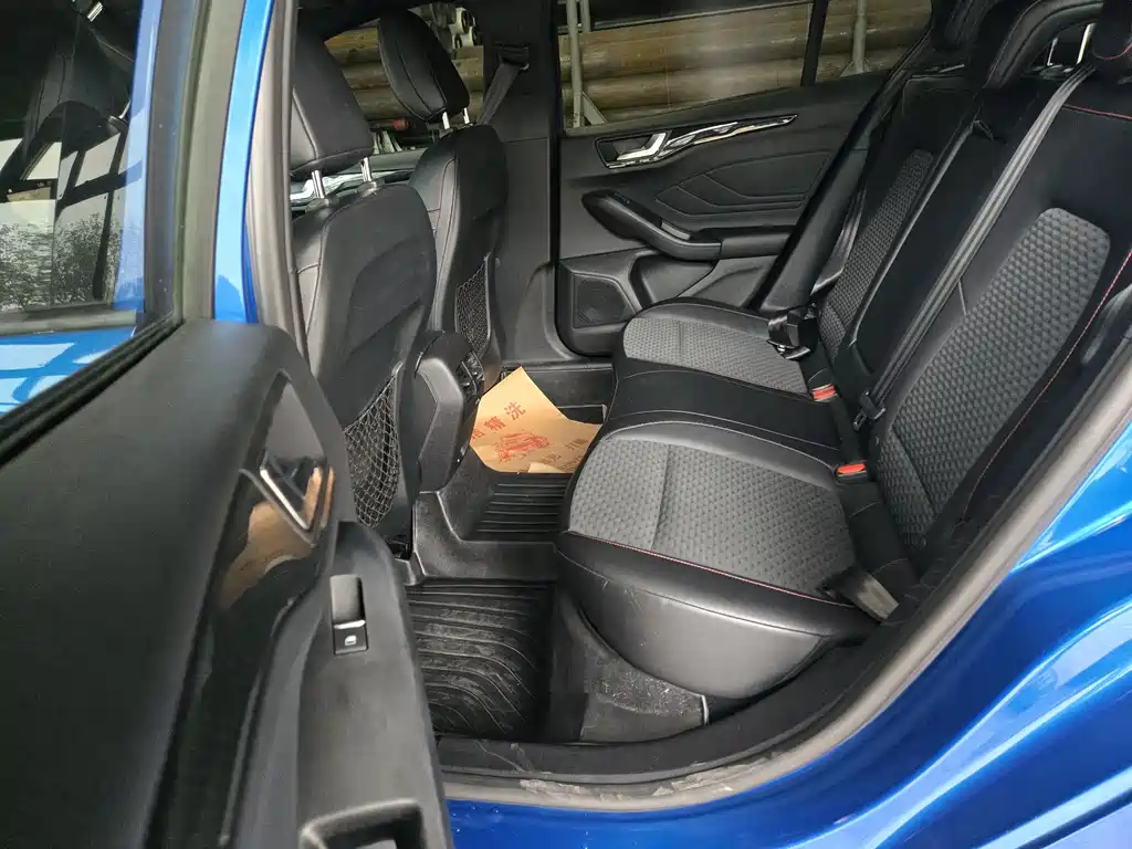 Fox 2020 sedan EcoBoost 180 automatic ST Line