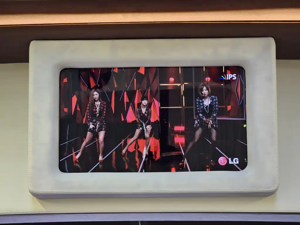 Quanshun 2021 2.0T gasoline automatic advanced operation business travel type central axis top 7-seater country VI