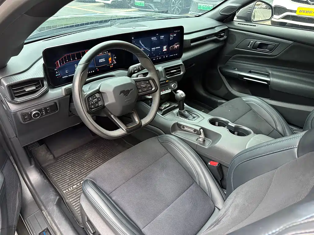 Mustang 2024 5.0 L V8 Dark Horse