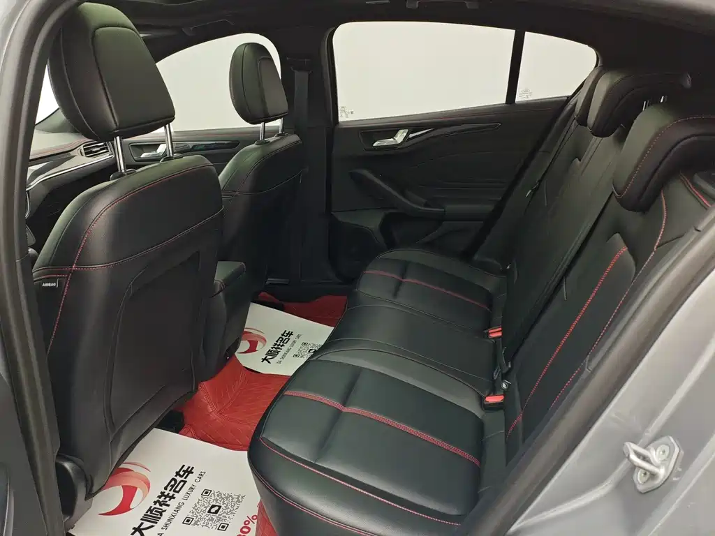 Fox 2022 hatchback EcoBoost 180 automatic ST Line