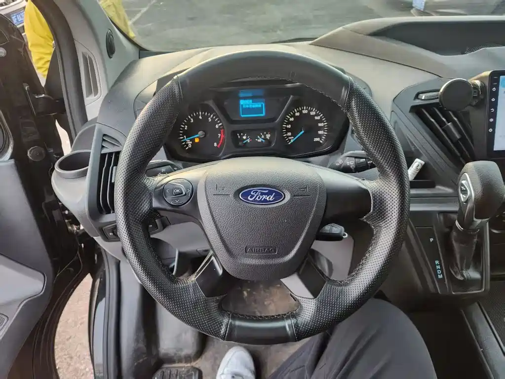 Quanshun 2021 2.0T gasoline automatic advanced operation business travel type central axis top 9 seats National VI