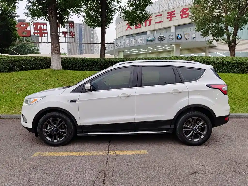 Wing Tiger 2019 EcoBoost 180 two-wheel drive platinum airfoil country VI