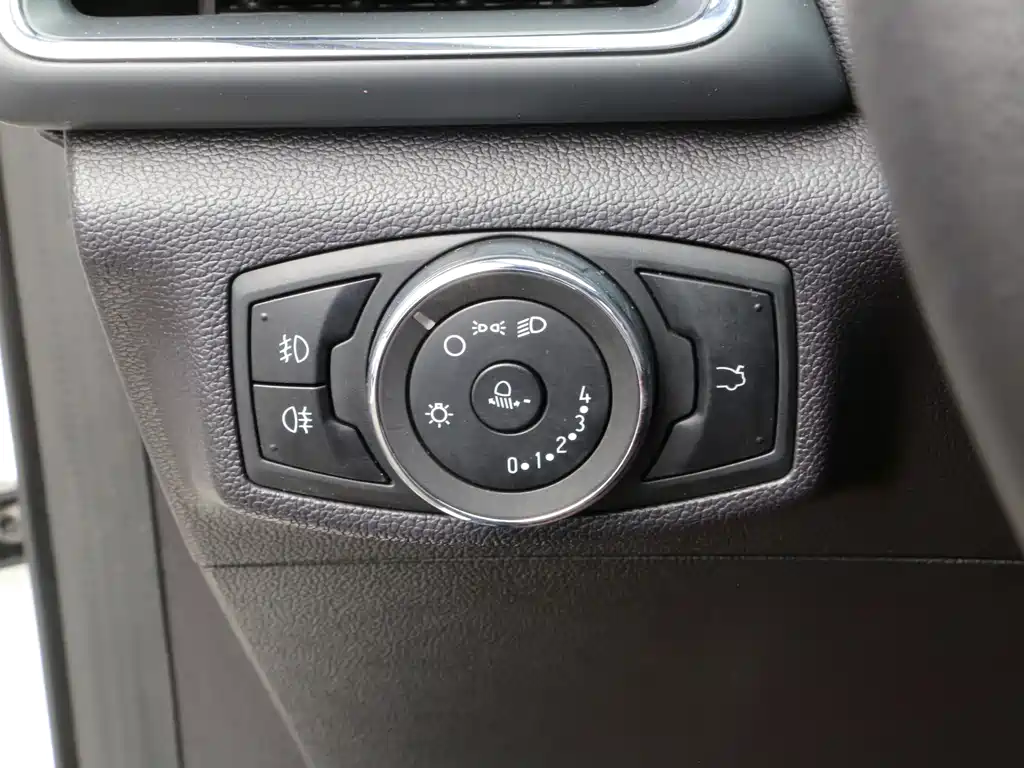 Furuisi 2019 facelift 1.5L automatic enjoyment type Country V