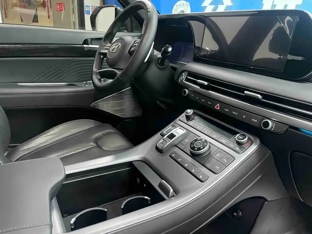 Paristi 2023 3.5L automatic four-wheel drive Calligraphy