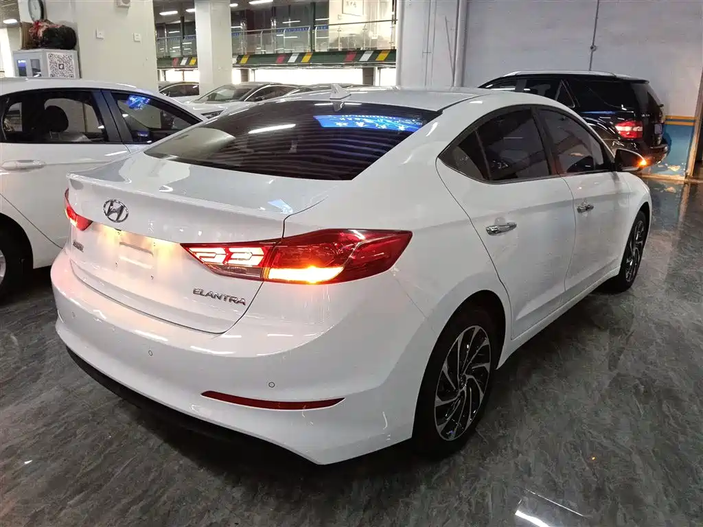 Leading the 2020 1.5L CVT Smart Hyun*Elite type