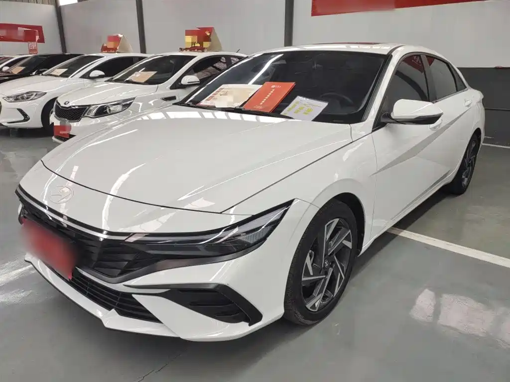 Elantra 2023 1.5L CVT LUX Premium Edition