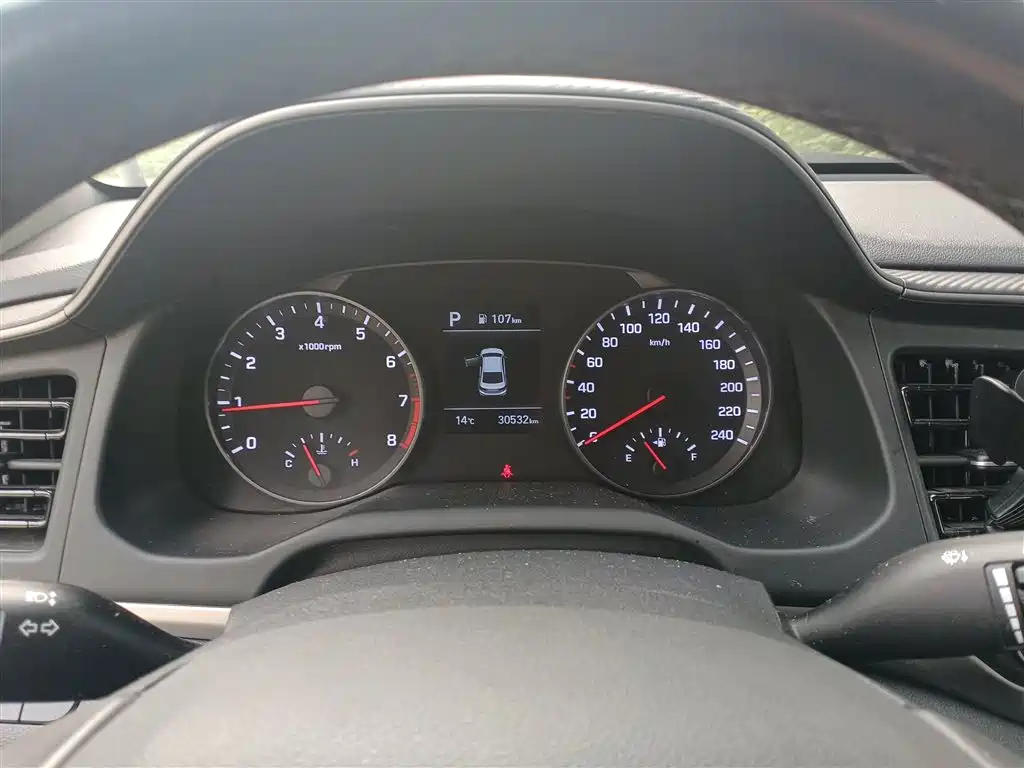 Leading the 2019 1.5L CVT Smart Hyun*Elite type