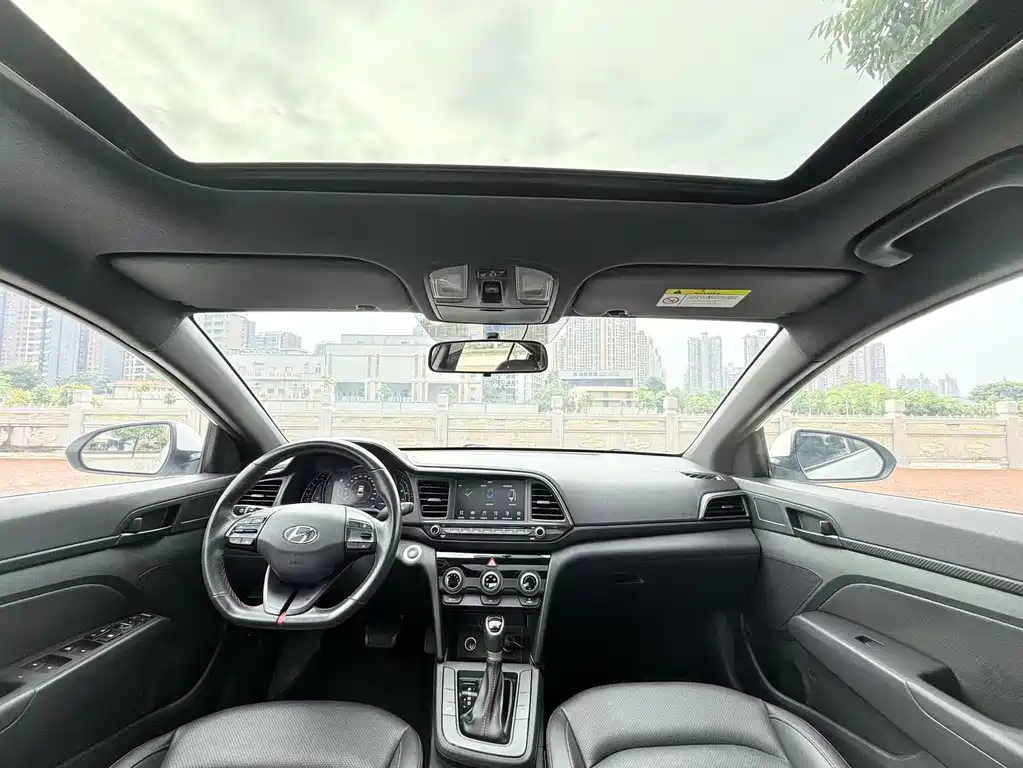 Leading the 2019 1.4T dual-clutch dazzling*dynamic type