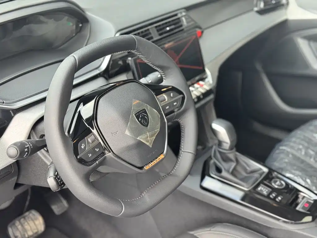 Peugeot 408 2022 1.6T chasing version