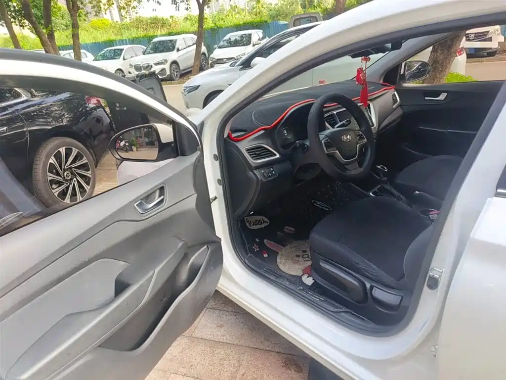 Accept the 2020 1.4L CVT GLS cool version