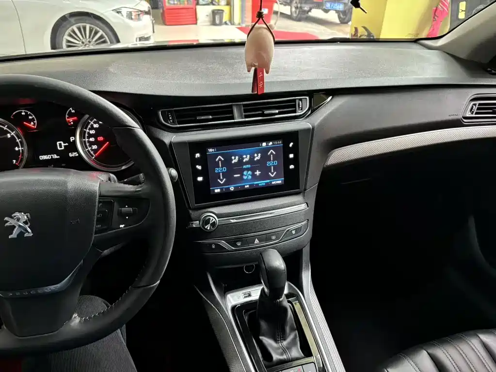 Peugeot 408 2019 360THP automatic Deluxe Edition Country VI