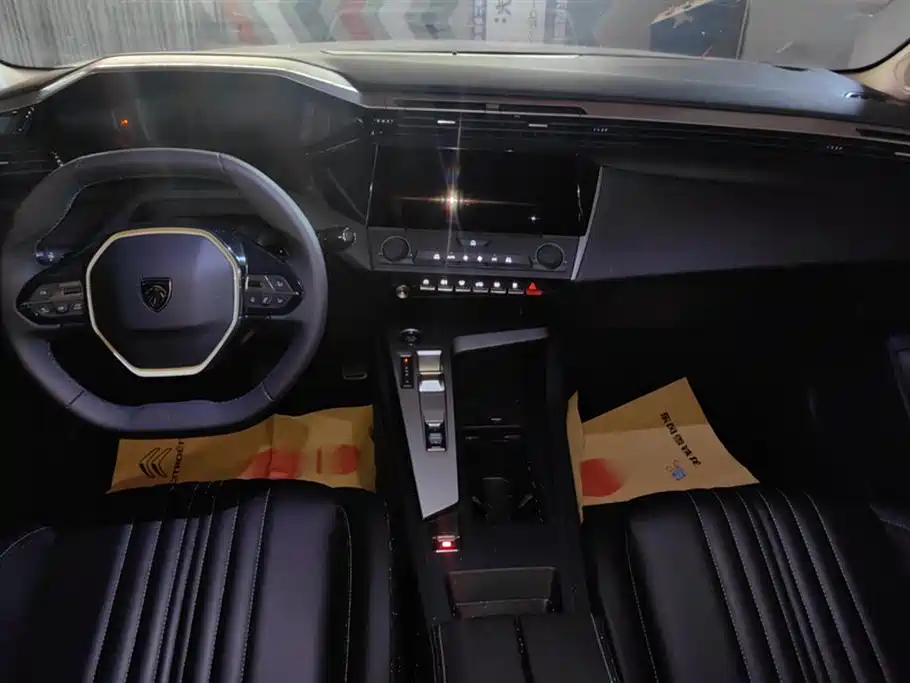 Peugeot 408X 2023 Gravity Version