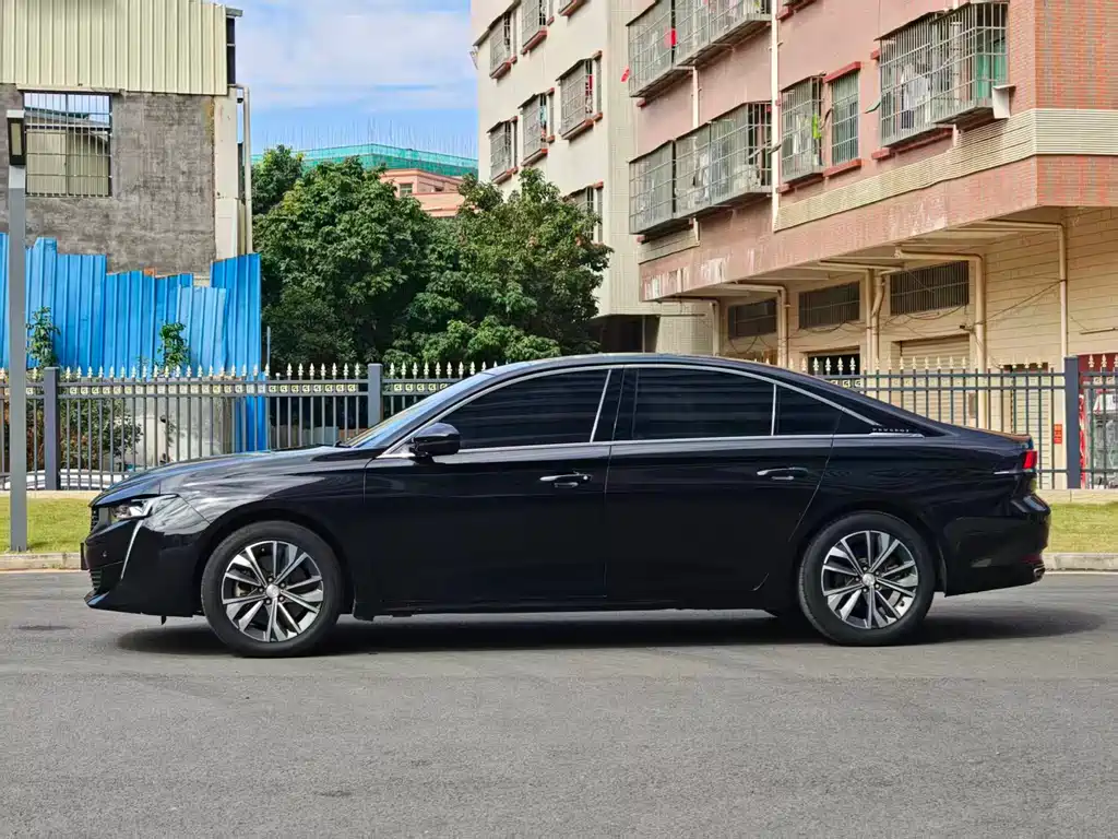 Peugeot 508 2021 model 508L 400THP PureTech driving Control version