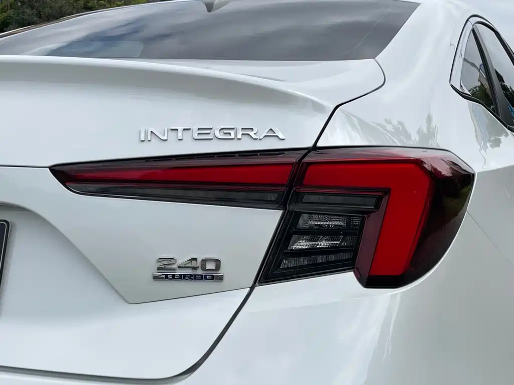 Style 2022 model 240TURBO CVT technology version