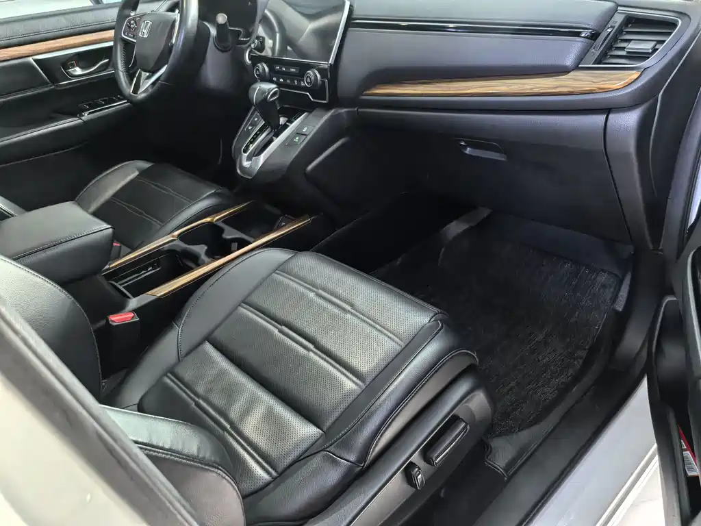 Honda CR-V 2019 240TURBO CVT two-wheel drive fashion version of the country V